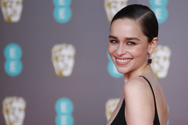 La comédienne britannique Emilia Clarke est l'une des des rares stars qui foulera le tapis rouge de Deauville cette année.