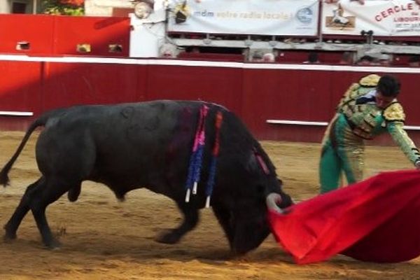 Alberto Aguilar a très bien toréé de la gauche un magnifique toro de Victorino Martin