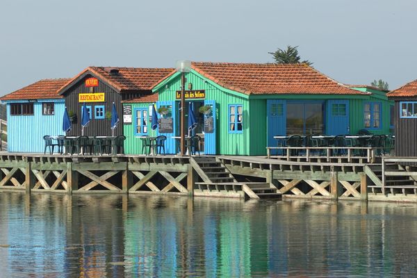 Soleil sur le port des Salines sur l'île d'Oléron