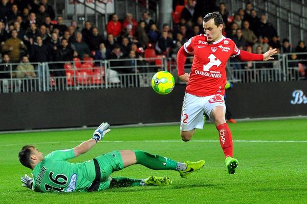 Julien Faussurier qui inscrit le 3ème but du Stade brestois.