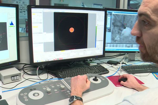 Microscope électronique à transmission le "Nant’Themis" de l’Institut des Matériaux Jean Rouxel (IMN) à Nantes.