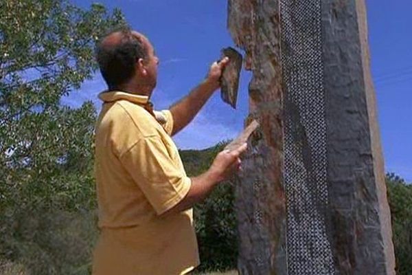 Mayronnes (Aude) - le sentier sculpturel et les statues ont été vandalisés - 7 août 2014.