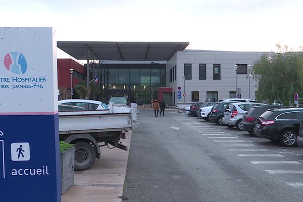 Deux malades Covid vont être transférés depuis l'hôpital d'Antibes le 29 décembre. 