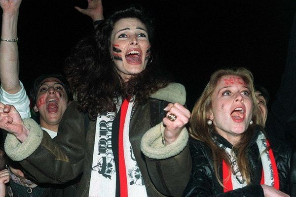 Supporters de l'OGC Nice à l'issue de la finale de la Coupe de France opposant Nice à Guingamp, le 10 mai 1997