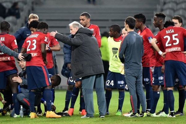 René Girard encourage ses troupes avant la séance de pénalties, le 17 décembre 2014 lors de la qualification obtenue face à Bordeaux