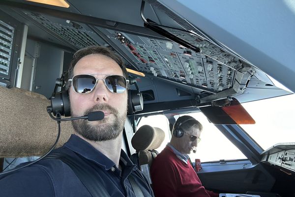 Thomas Pesquet fait sa rentrée dans les locaux de formation d 'Airbus à Toulouse (Haute-Garonne).