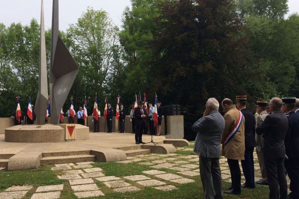 L'hommage aux victimes de crimes racistes et antisémites