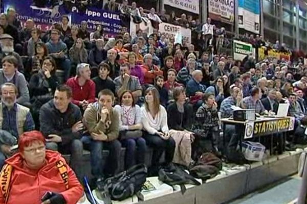 2300 spectateurs ont assisté à ce derby de basket à Cognac.