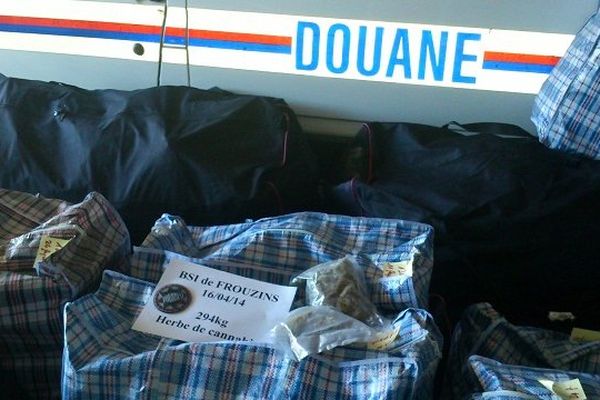 Dans ces sacs, 300 kgs de cannabis