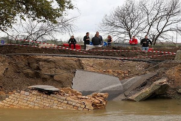 Collias (Gard) - le pont emporté par la crue - 12 octobre 2014.