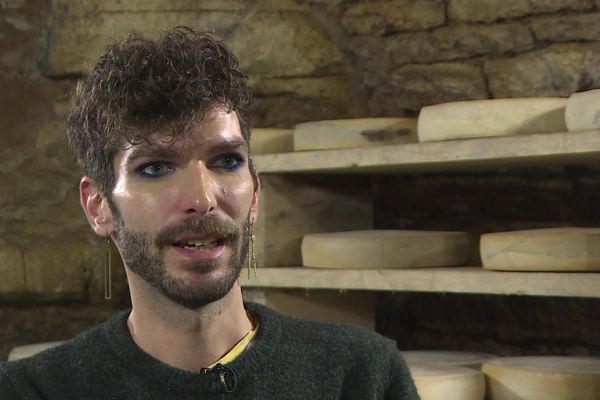 Clément Gavand tient une fromagerie à Dole dans le Jura.