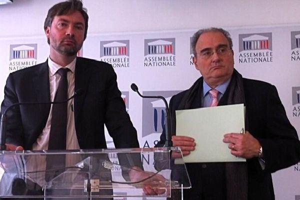 Paris, le 11 décembre 2013 :  Arnaud Leroy et Paul Giacobbi présentent à la presse le rapport de la commission d'enquête sur la privatisation de la SNCM