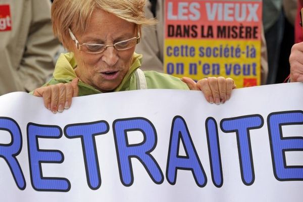  Archives, manifestation pour les retraites en 2011 à Lille 