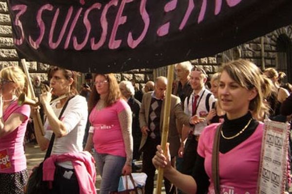 Une action des Licenci'elles contre les licenciements sans cause économique - archives 2012