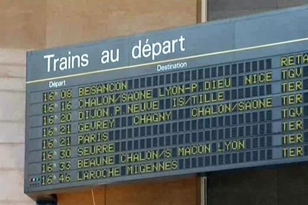 A la SNCF, un appel à la grève de 24h reconductible est lancé à partir du mardi 10 juin 2014 dans la soirée. 