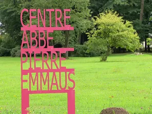 Depuis les révélations autour de l'Abbé Pierre, à Esteville, le centre abbé Pierre Emmaüs et l'espace muséographique n'ont pas rouvert.