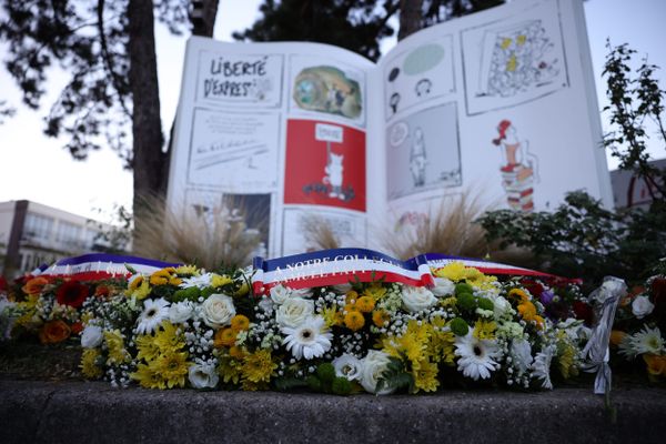 Hommage à Conflans-Sainte-Honorine en 2023, trois ans après l’assassinat du professeur d’histoire géographie.