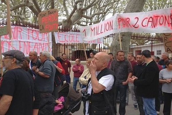 Les viticulteurs de Tuchan inquiets de leur avenir lors d'une manifestation pour la cave du Mont Tauch