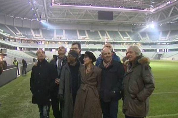 Cookie Dingler, Emile et Image, Caroline Loeb, Alec Mansion ou Jean-Pierre Mader étaient présents sur la pelouse du Grand stade de Lille hier