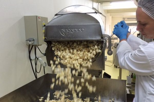 Depuus un an, David et Emilie Blot fabriquent et vendent leur propre pop corn.