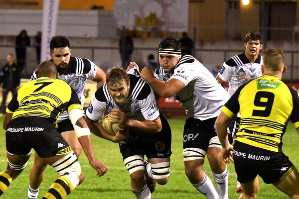 Le CA Brive a montré un tout autre visage en seconde période et est allé chercher le point de bonus défensif (© MaxPPP)