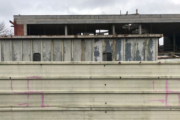 Cinq croix gammées ont été taguées sur le chantier de la mosquée du centre culturel truc d'Amboise 