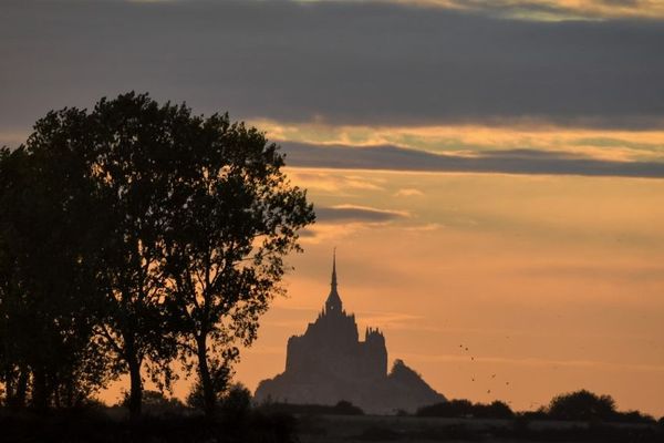 Le Mont-Saint-Michel, le 12 octobre 2018 au coucher du soleil.