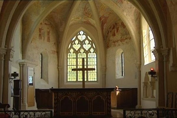 L'intérieur de l'église des Terres de Chaux dans le Doubs