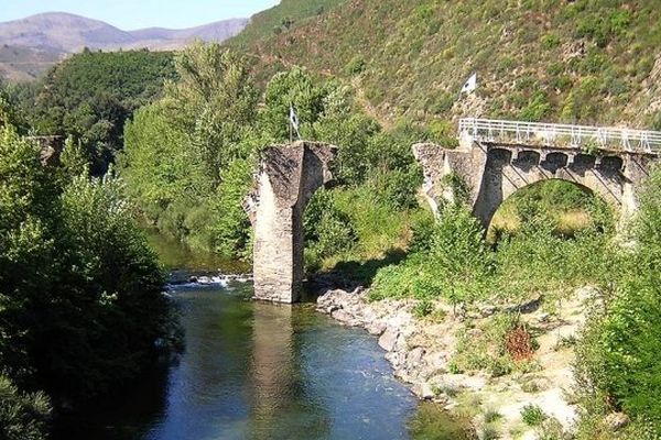 Ponte-Novu à Castello-di-Rostino (ILLUSTRATION)