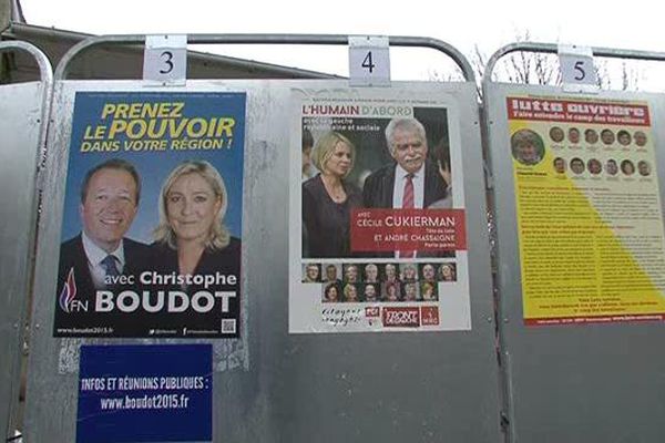 Mais qui est la tête de liste FN dans l'Allier ? La réponse n'est pas sur ces affiches.