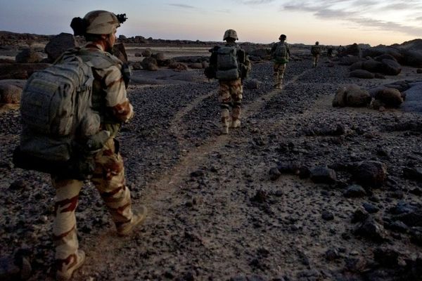 Patrouille de soldats français au Mali, le 1er mars 2013