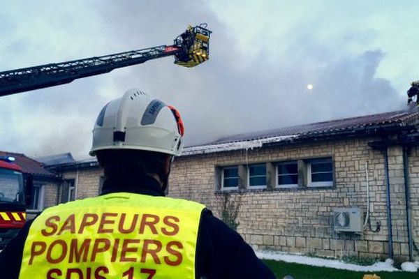 Incendie au lycée St-Exupéry le 2 avril 2015.