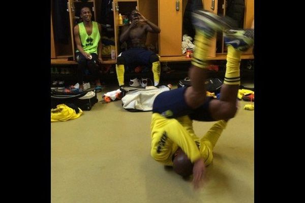 Fabrice Pancrate en mode Hip Hop dans les vestiaires du  FC Nantes