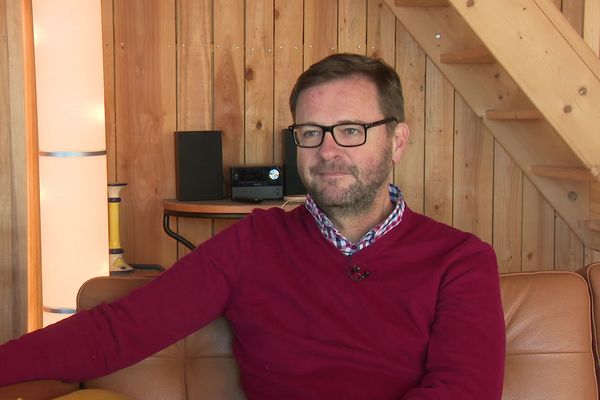 Jérôme Lavrilleux lors de son interview avec France 3 Périgord pour la sortie de son dernier livre «Pour une fois, il n’y avait pas d’argent liquide»