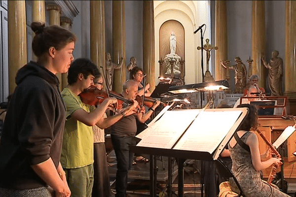 Répétition en vue du concert qui se tiendra le 1er juin au Temple du Saint-Esprit de Besançon.