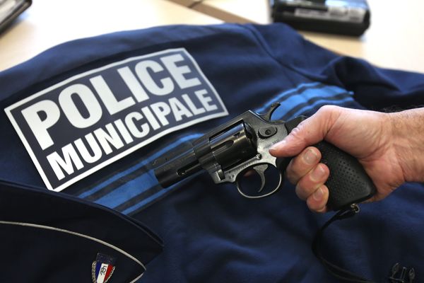 Un policier municipal a fait usage de son arme (photo illustration)