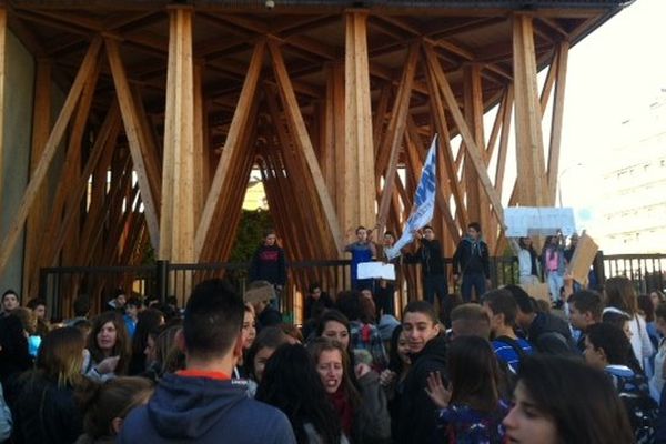 Les lycéens de Grenoble mobilisés après l'expulsion de Leonarda