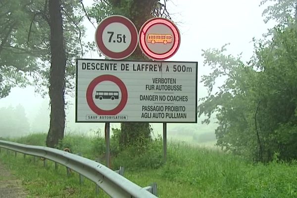 La rampe de Laffrey est un tronçon de la RN85 qui se situe entre les communes de Laffrey et de Vizille, en Isère.