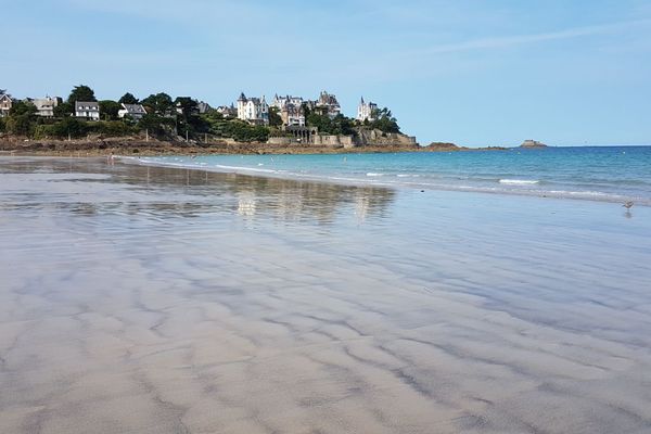 Sur la plage à Dinard