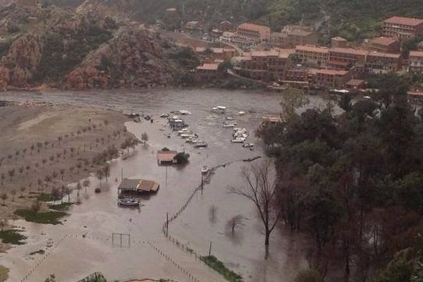 Importantes inondations à Porto en Corse-du-Sud