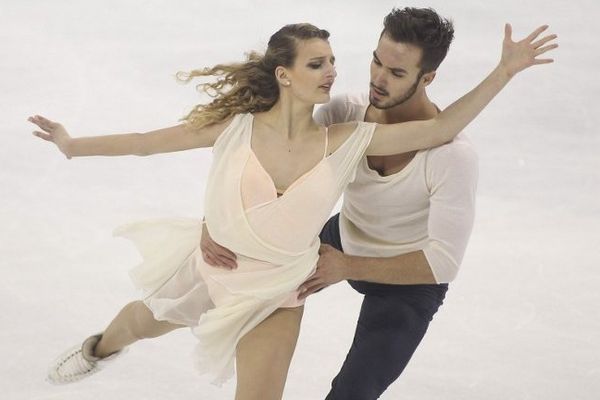 Gabriella Papadakis et Guillaume Cizeron durant leur programme libre de danse sur glace. Coupe de Chine, 08/11/2014.