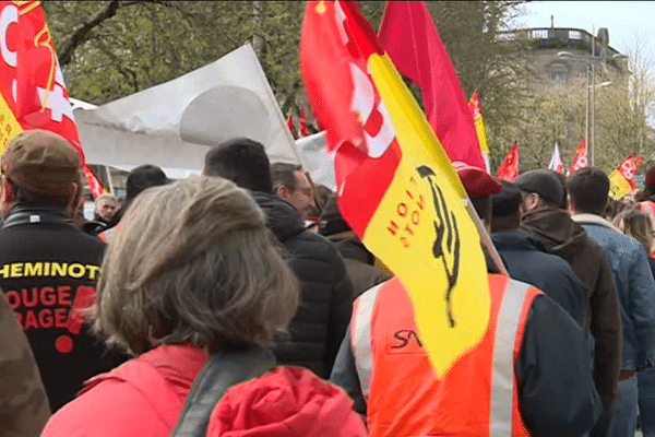 Les cheminots ont marché de la gare à la prefecture