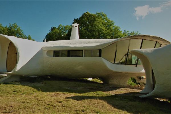 Le balcon de Belledonne fut construit en 1966 par les architectes Claude Costy et Pascal Haüsermann en Isère