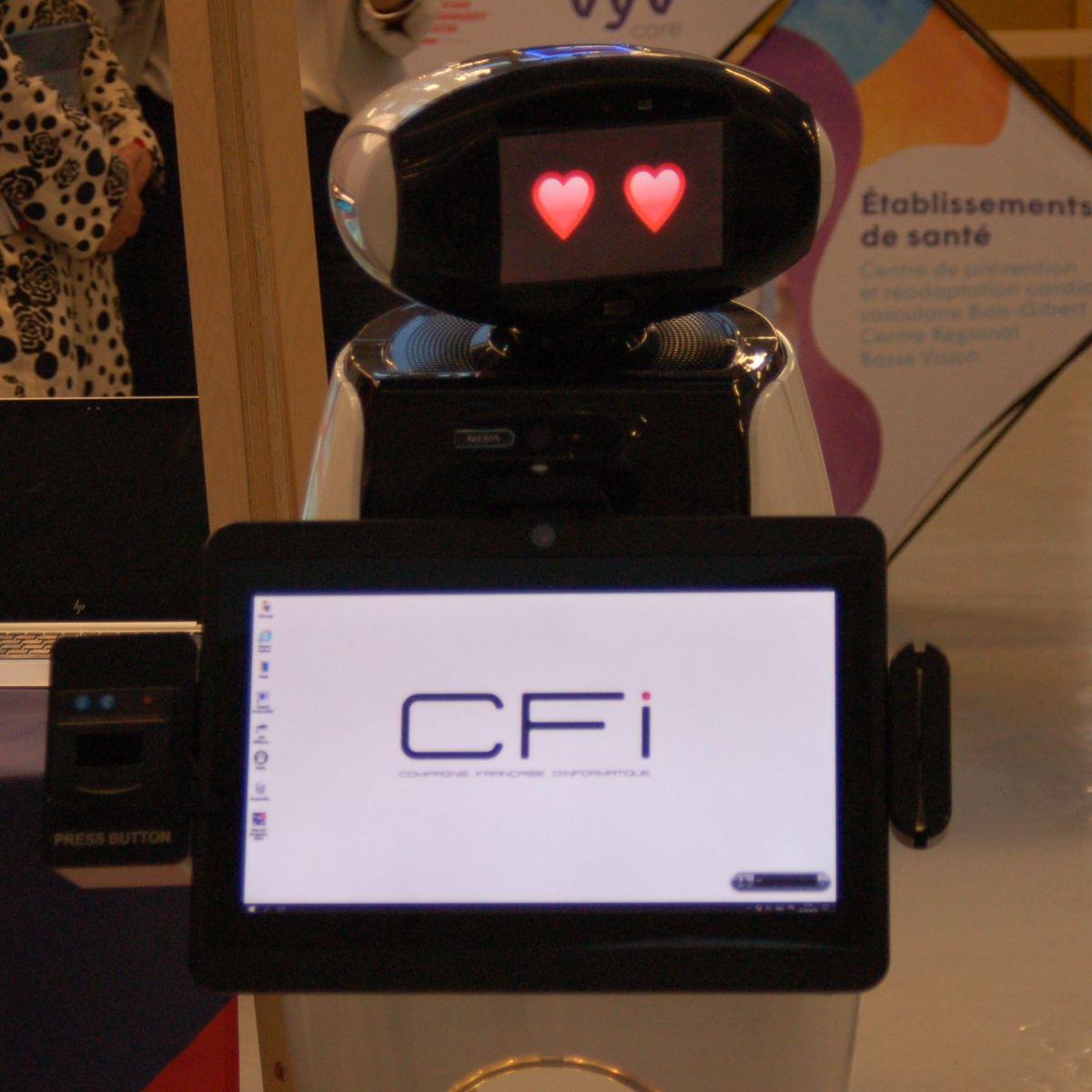 INSOLITE. En Chine, un robot-professeur pour garder les tout-petits