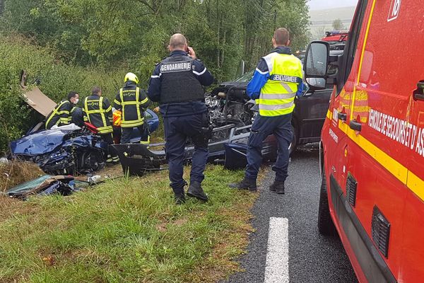 L'accident entre les 2 véhicules s'est déclaré à 13h15 sur la route D504 à Thizy-les-Bourgs (Rhône)