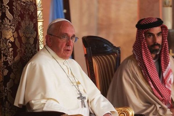 Le pape François en compagnie du Prince Ghazi ben Mohamed, conseiller du roi jordanien Abdallah II