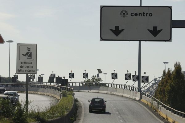 Le centre de Milan a mis en place un péage urbain, l'Area C, dans son centre ville afin de réduire la circulation et la pollution. 