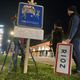 À Rioz, en Haute-Saône, les agriculteurs de la FDSEA ont démonté le panneau d'entrée du village pour l'accrocher aux grilles de la préfecture, à Vesoul. Il sera ensuite échangé et placé dans une autre commune.