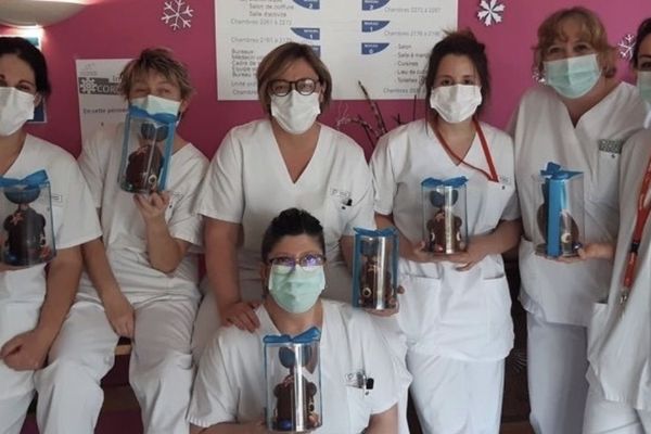 L'un des cadeaux aux soignants de l'hôpital de Bayonne - ici ce sont des chocolats !