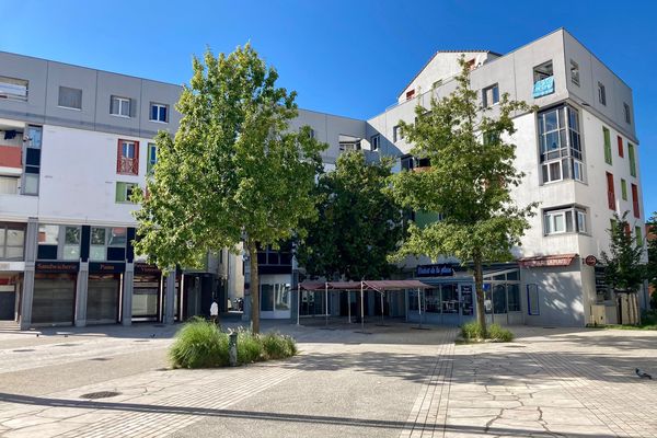 Deux hommes ont été blessés lors d'une fusillade survenue le 14 septembre 2024, place Louis Maisonnat, à Fontaine (Isère).